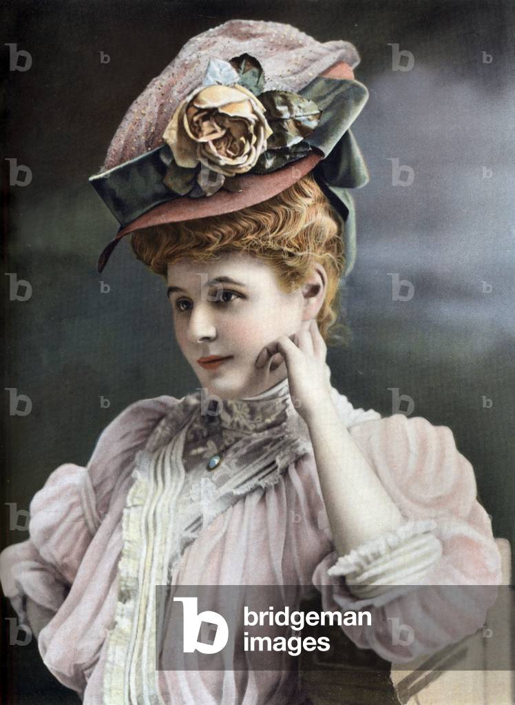 French comedian Blanche Toutain, Paris, photo Reutlinger, from french paper 