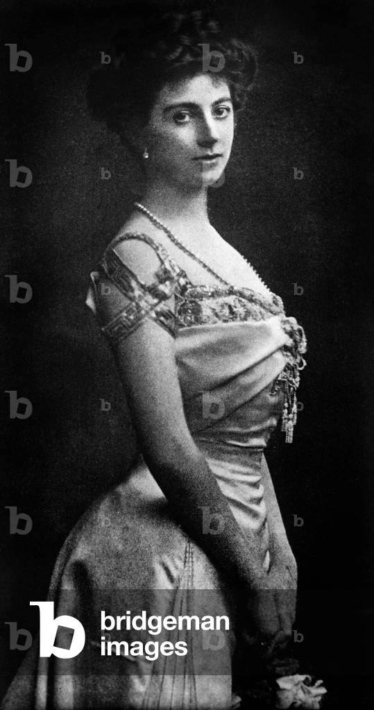 Constance Edwina (Shelagh) Cornwallis-West (1876-1970) duchess of Westminster, 1st wife of Hugh Grosvenor, 2nd duke of Westminster c. 1910