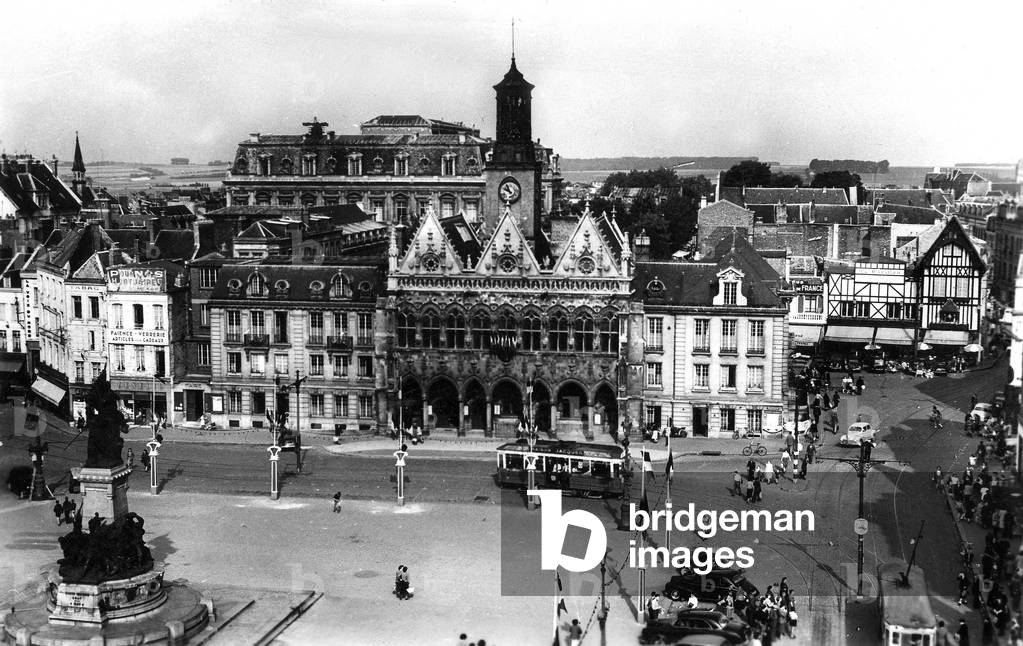 Town hall, Saint-Quentin, c. 1953 (postcard)