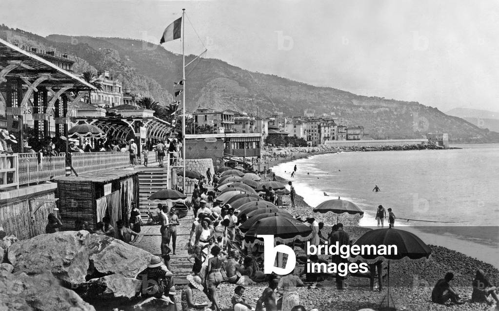 Menton (French Riviera): the beach, Postcard, c. 1952