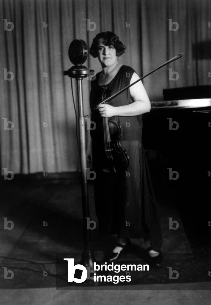 Renee Chemet (1888-?) french violonist