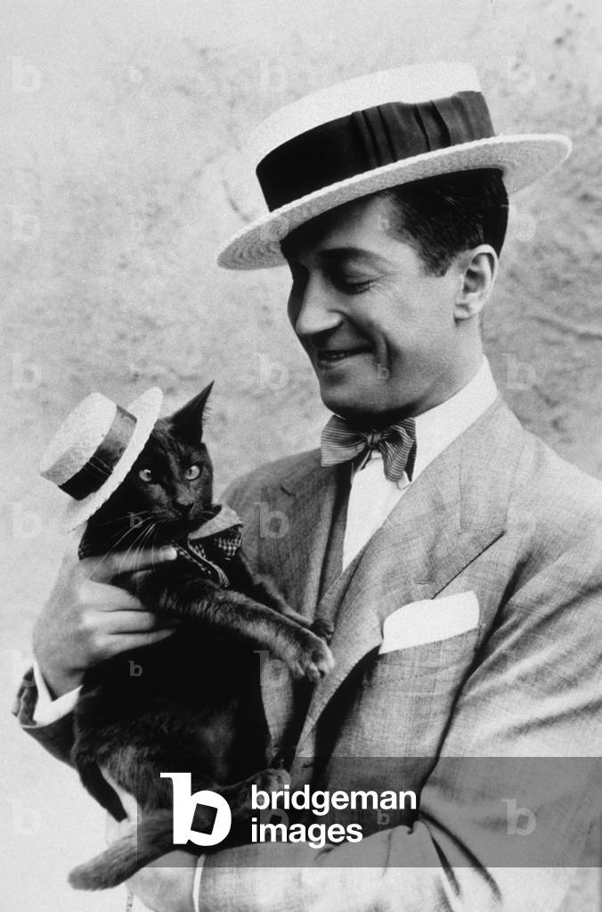 French singer Maurice Chevalier 30's (photo)