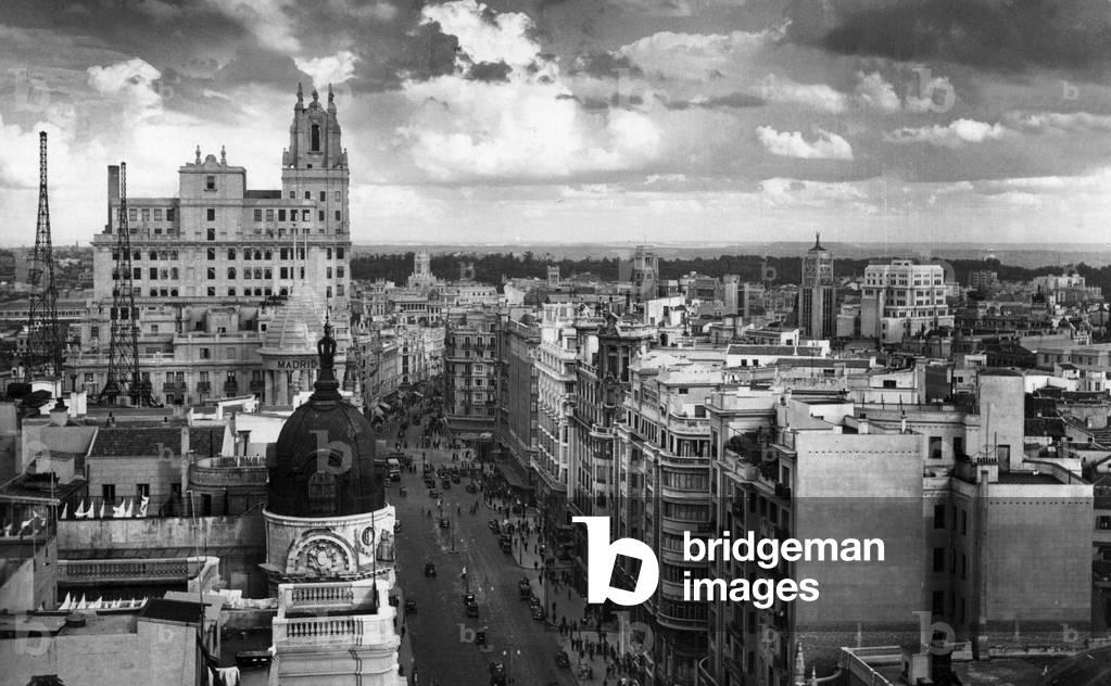 Postcard of Madrid, panoramic view of the Avda of Jose Antonio