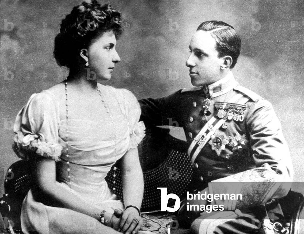 King of Spain Don Alfonso XIII and his wife queen Victoria Eugenia in 1906 (photo)