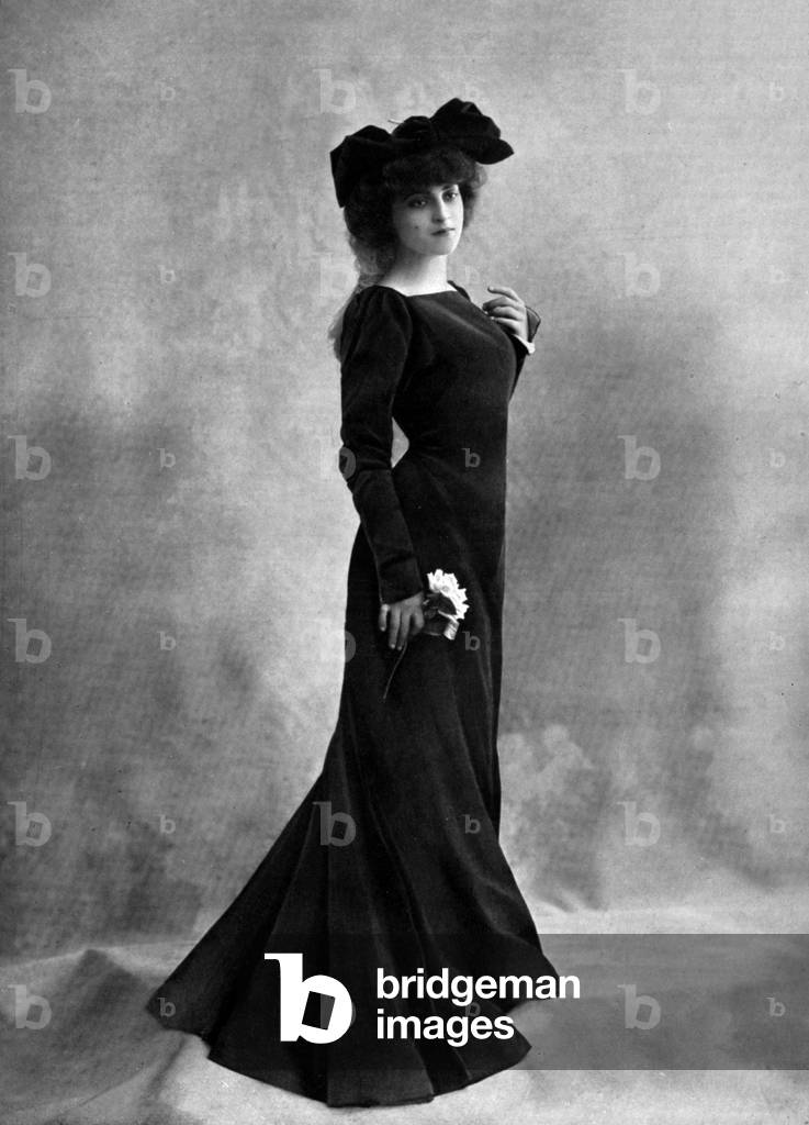 French comedian Melle Ventura, Paris, photo by Reutlinger from french paper 