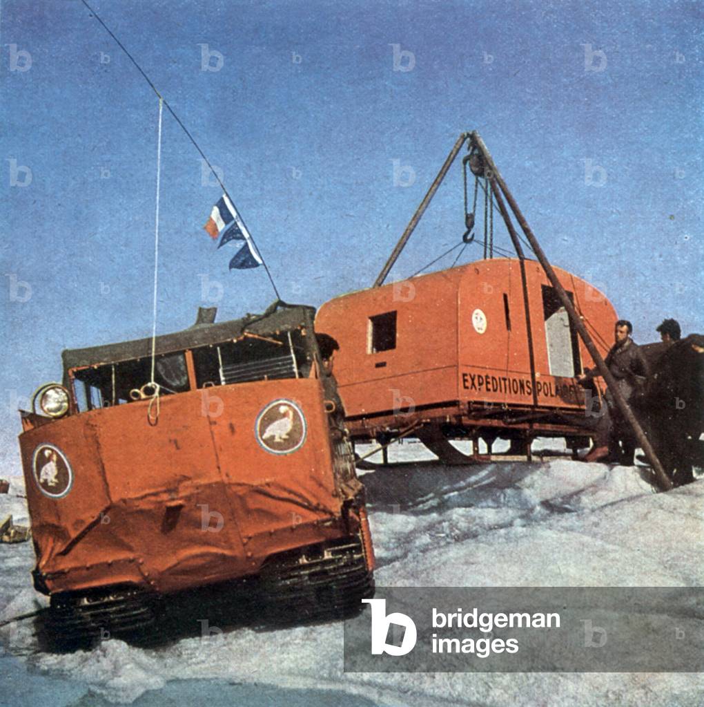 Preliminary expedition in Greenland (before polar expedition of Paul Emile Victor) on summer 1948: cabs where are laboartories of scientists