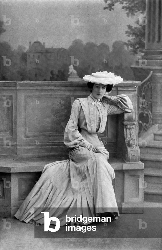 Actress Mitzy Dalti, picture from french magazine Le theatre