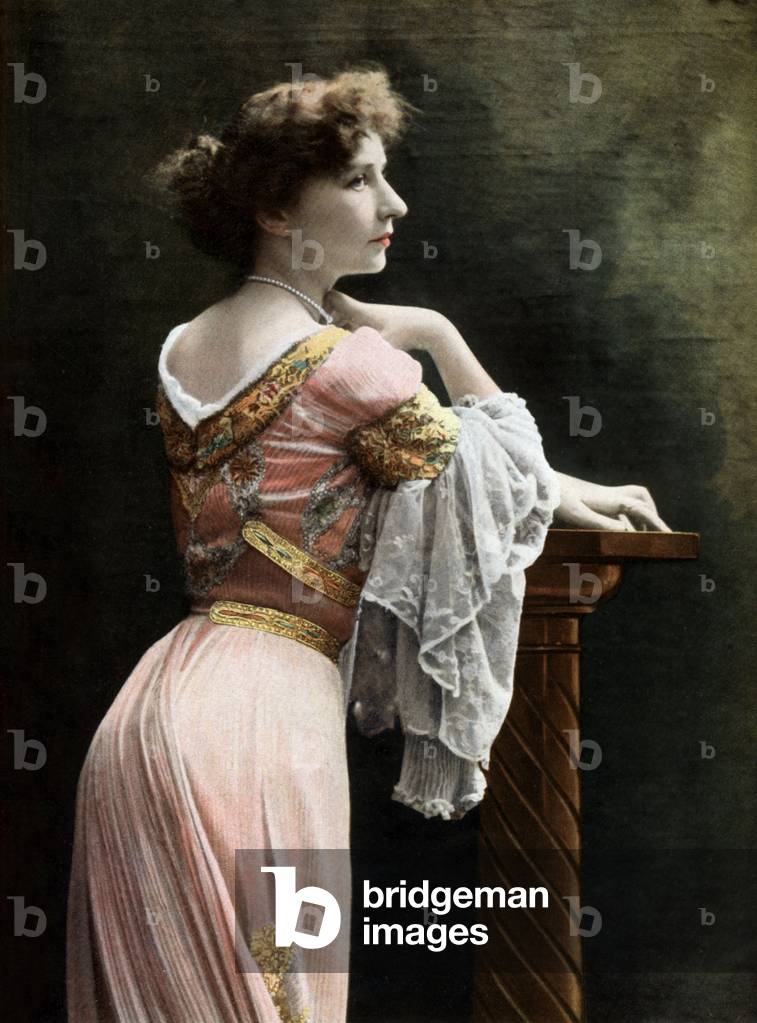 French soprano Genevieve Vix (1879-1939) photo from french paper 