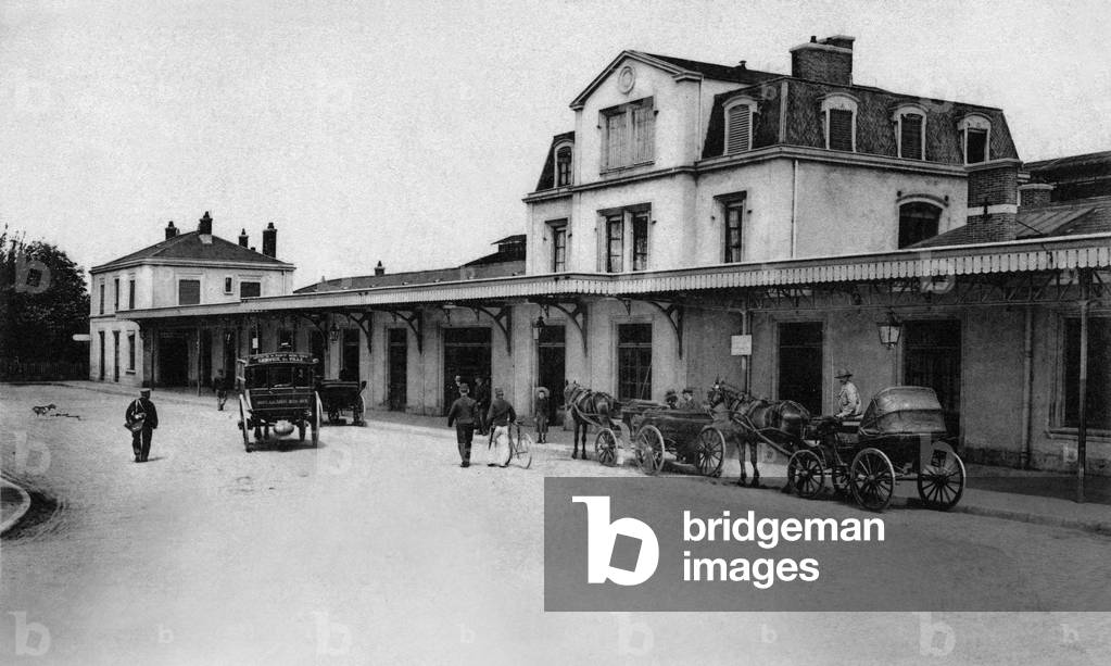 Chalons sur Marne, France c. 1918: the station, Postcard