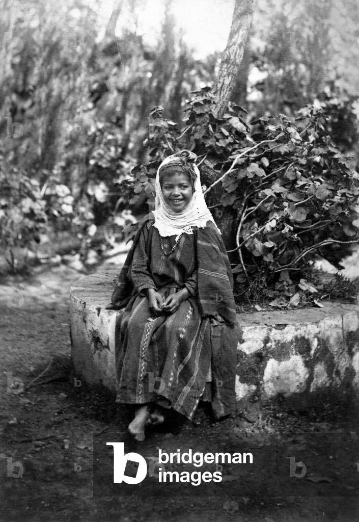 Young algerian girl, c. 1910