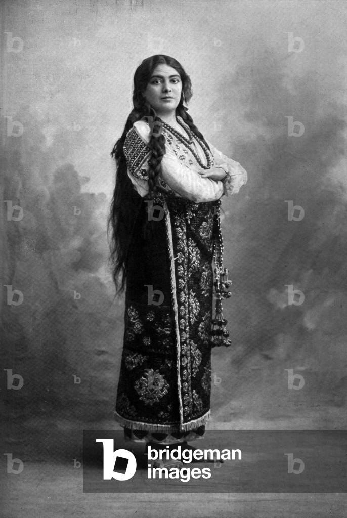 Opera singer Ketty Lapeyrette (1884-1940) as the gypsy in opera 