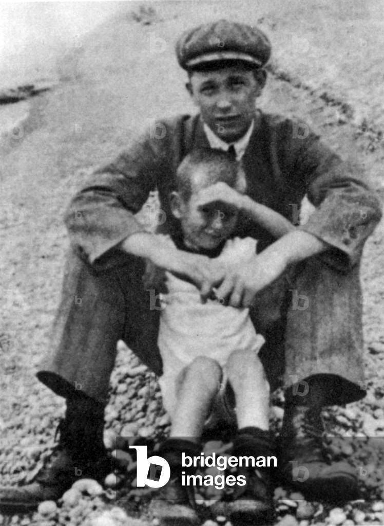 Lord Roy Herbert Thomson, 1st baron Thomson of Fleet (1894-1976) canadian newspaper proprietor and media entrepreneur, here young with a younger cousin c. 1915