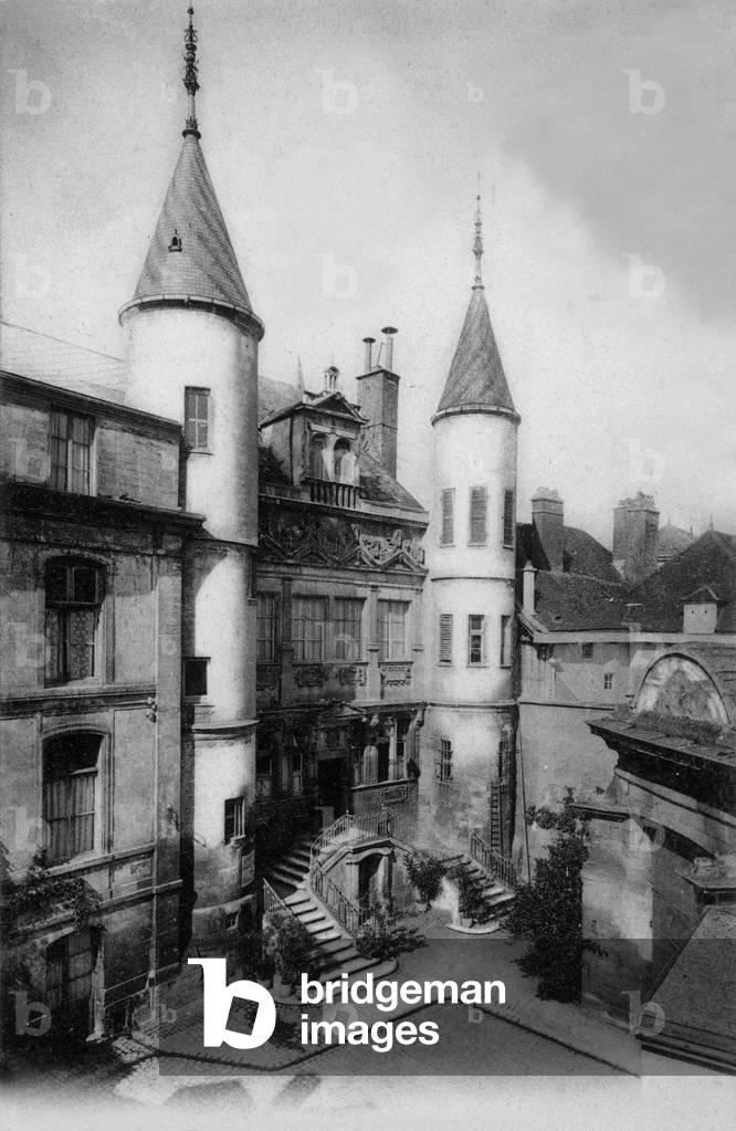 Troyes : Vauluisant hotel  Postcard, c. 1909
