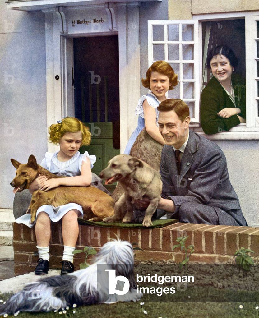 King George VI, the Queen Mother, princess  Elizabeth II and Princess Margaret at Y Bwthyn Bach, Windsor, 1936 (photo)