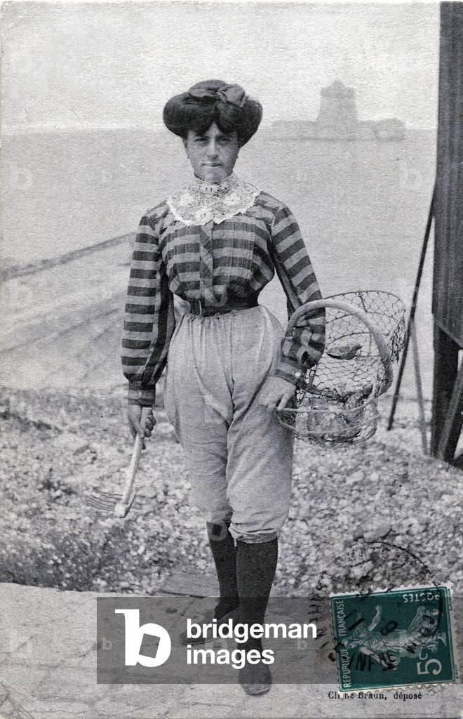 fishing for oysters in Marennes, c.1911 , Postcard