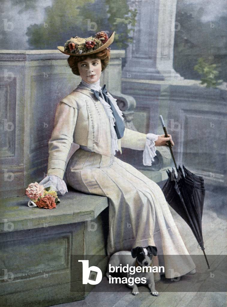 French comedian Henriette Roggers, Paris, photo by Reutlinger from french paper 