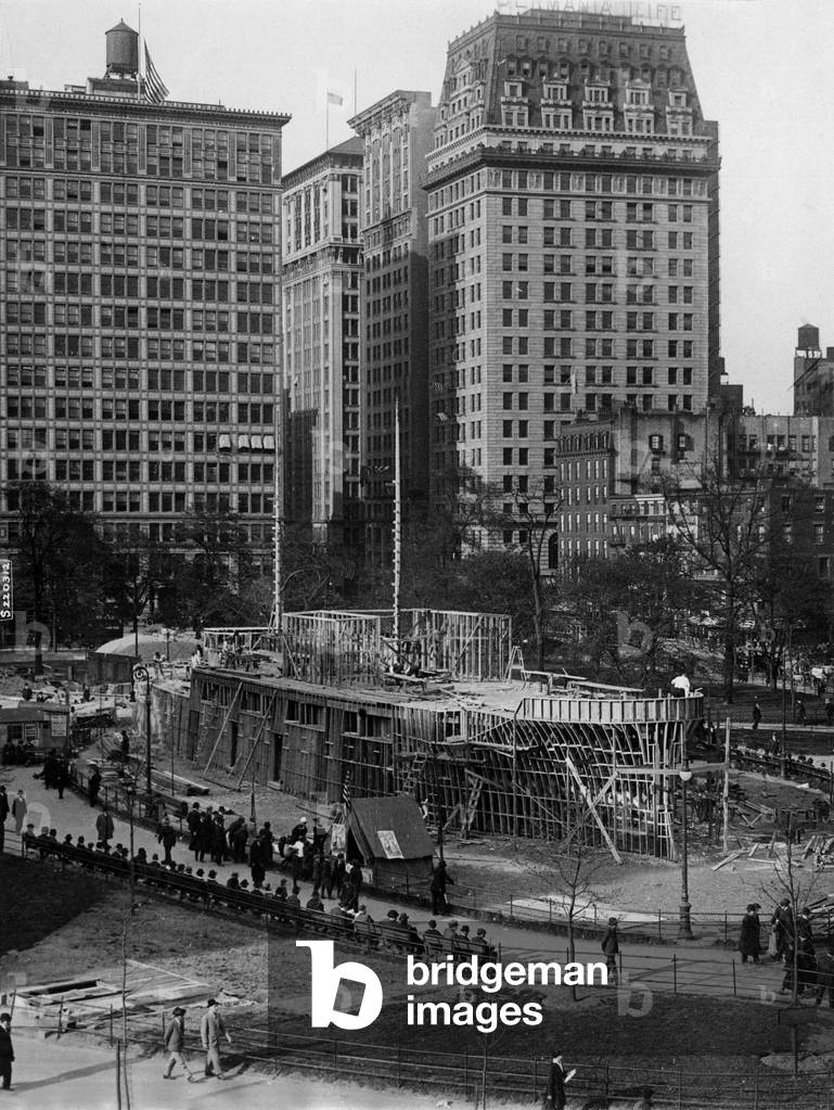 Building of a battle ship in Union Quare in New York may 18, 1917: it should have moral effects on making men think more seriously of enlisting in some branch of the service