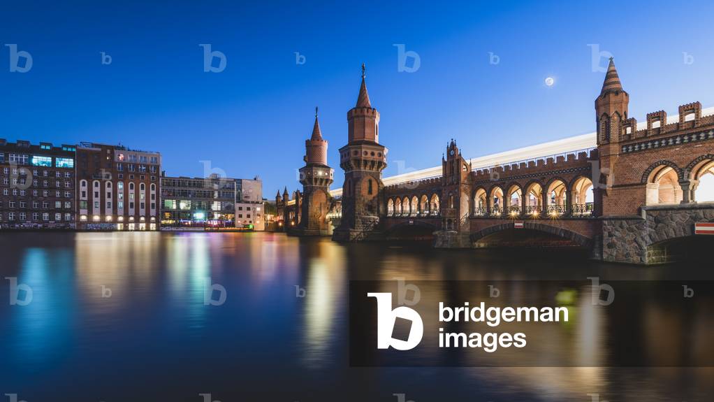 Oberbaum Bridge, Berlin, Germany, 2017 (photo)