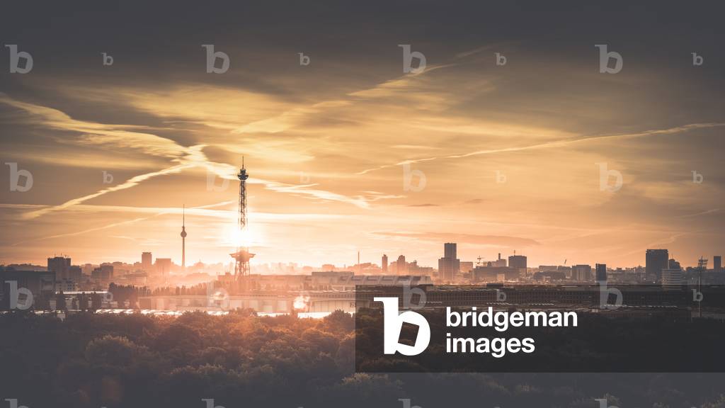 View from Drachenberg - Capital Skyline in the Morning, Berlin, Germany, 2015 (photo)
