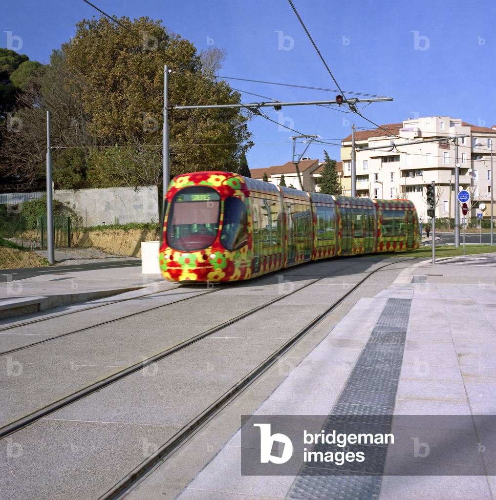 The new T2 tram line in Montpellier, Herault, Languedoc Roussillon (Languedoc-Roussillon). Sabine exchange pole. 2006 architecture. Photography 23/12/06