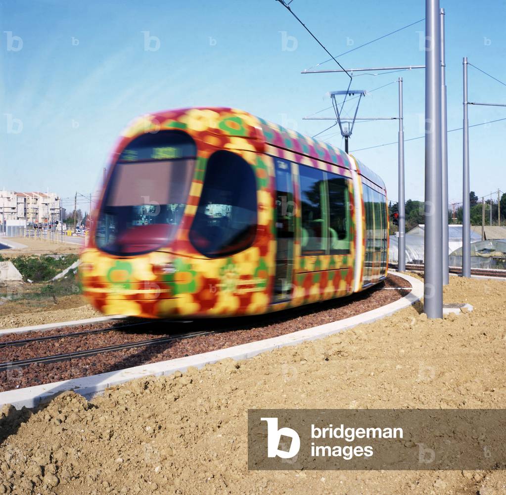 The new T2 tram line in Montpellier, Herault, Languedoc Roussillon (Languedoc-Roussillon). Sabine exchange pole. 2006 architecture. Photography 23/12/06