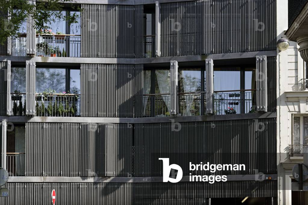 Social housing, Rue des Suisse in Paris 75014. Construction 2000, architect Jacques Herzog and Pierre de Meuron. Photography 02/05/07.