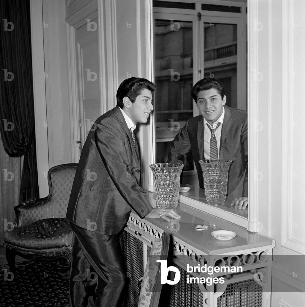 American singer Paul Anka (Ne 1941).