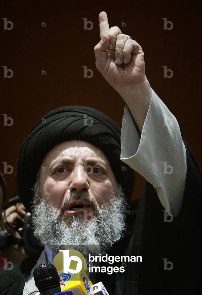 IRAQI SHI`ITE SPIRITUAL LEADER ADDRESSES FOLLOWERS IN NASSIRIYAH, 2003-05-11 (photo)
