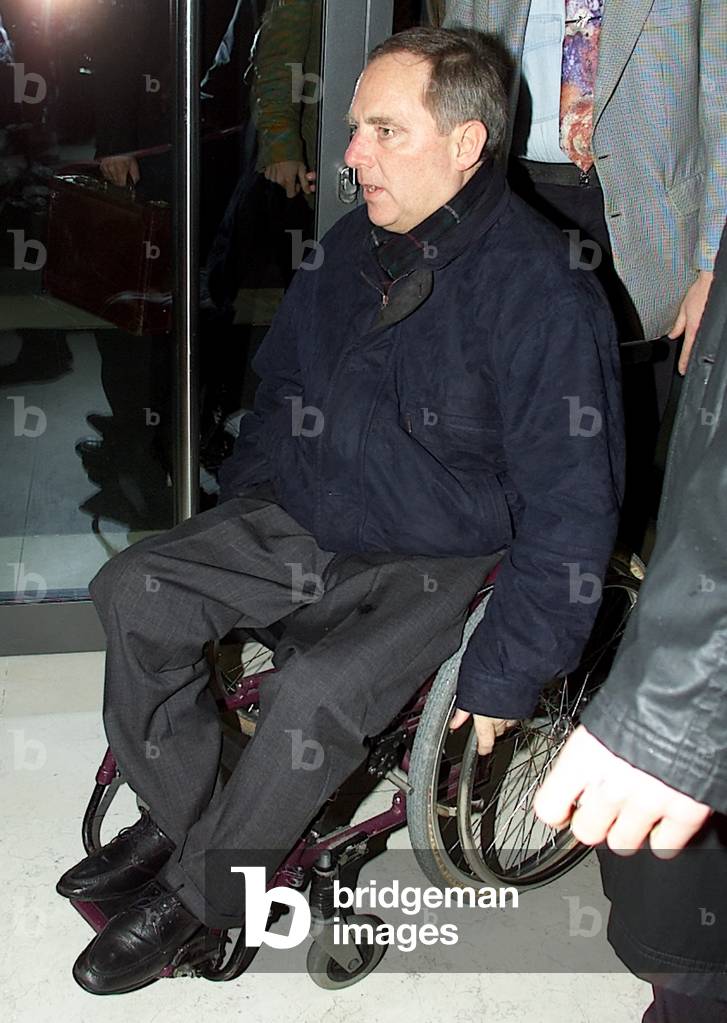 CDU LEADER WOLFGANG SCHAEUBLE ON HIS WAY TO A CDU BOARD MEETING IN BERLIN, 2000-01-18 (photo)