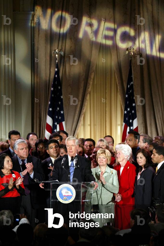 CALIFORNIA GRAY DAVIS GIVES CONCESSION SPEECH AFTER RECALL LOSS, 2003-10-07 (photo)