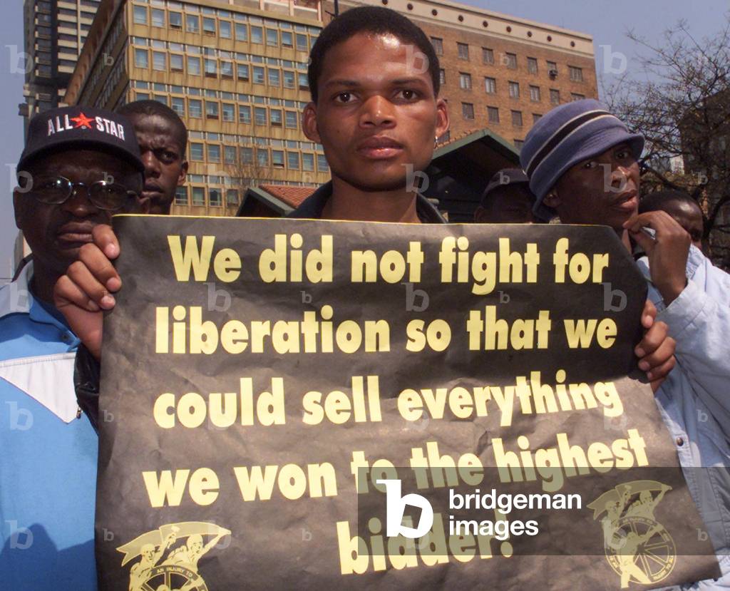 ONE OF THE THOUSAND WORKERS RALLIES IN JOHANNESBURG PROTEST AGAINST THE
GOVERNMENT, 2001-08-29 (photo)