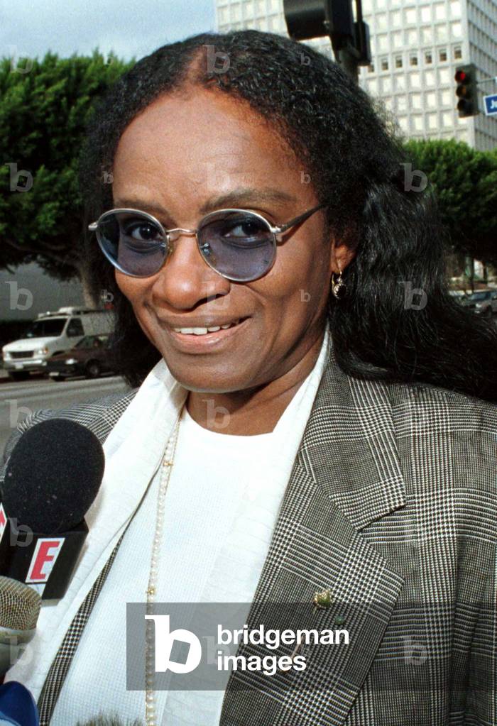 Image of Author Barbara Chase-Riboud arrives at federal court in Los ...