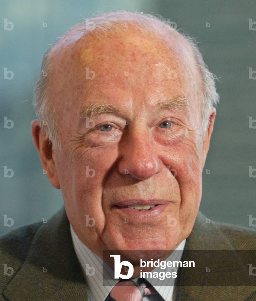 FORMER SECRETARY OF STATE SHULTZ SPEAKS ABOUT IRAQ, 2003-04-17 (photo)
