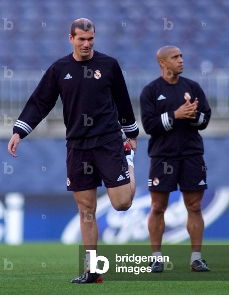 Zinédine Zidane - The hero of the 2002 final - Photographic print for sale