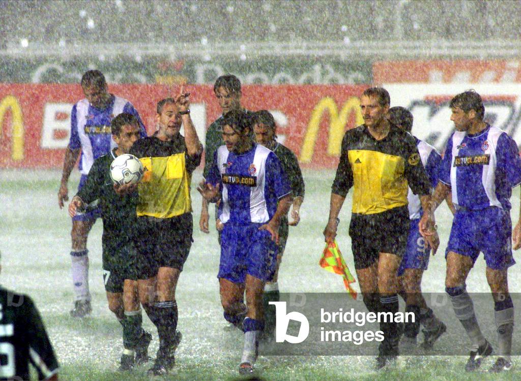 RCD ESPANYOL VS FC OLIMPIJA MATCH STOPPED DUE TO RAIN DURING UEFA CUP 2000, 2000-09-28 (photo)