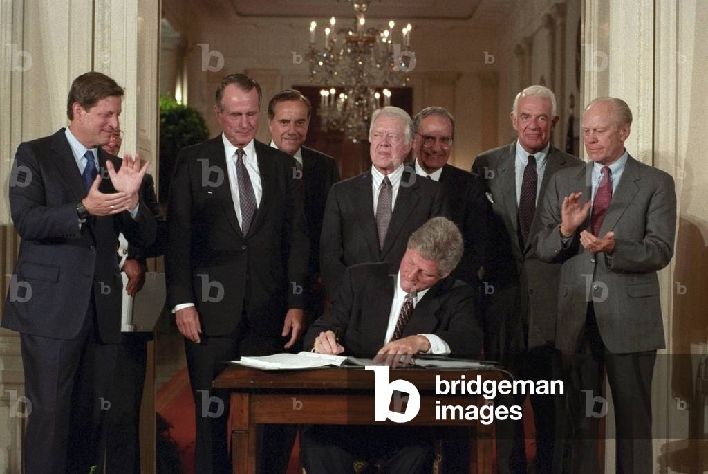 Image of President Clinton signs the North American Free Trade ...