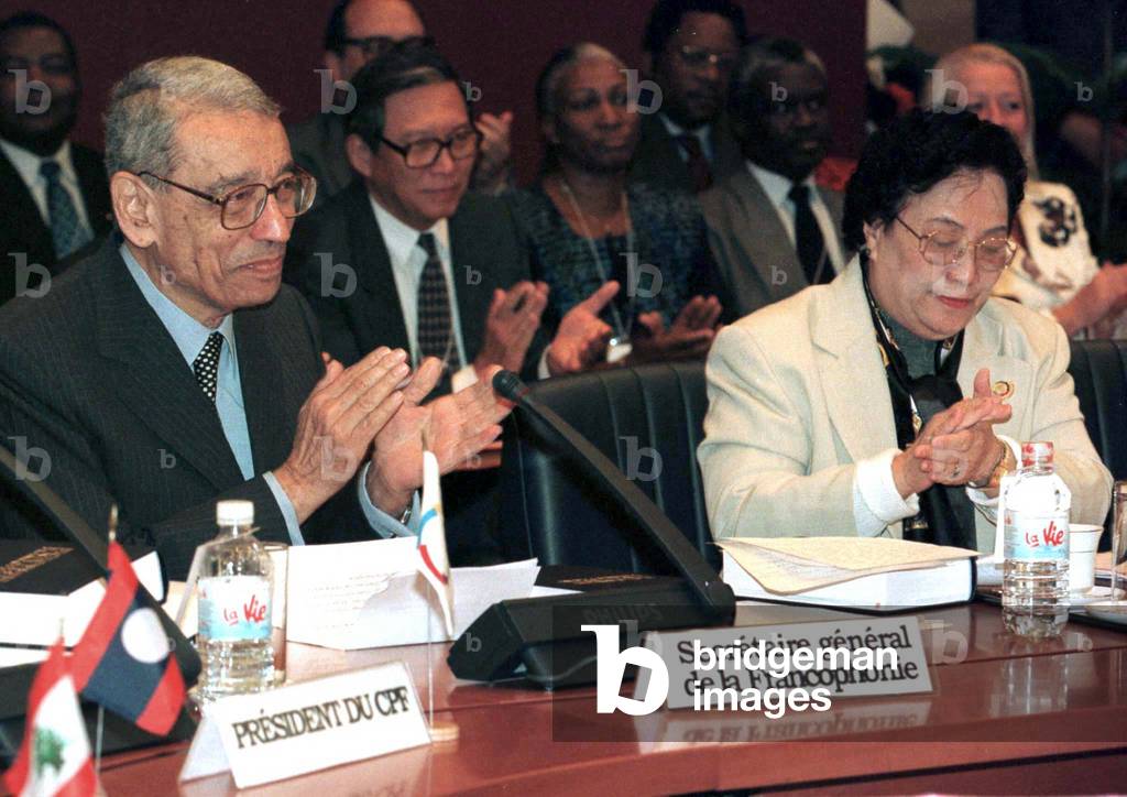 Newly appointed first head of La Francophonie Boutros Boutros-Ghali (L) and Vietnamese deputy Presid.., 1997-1