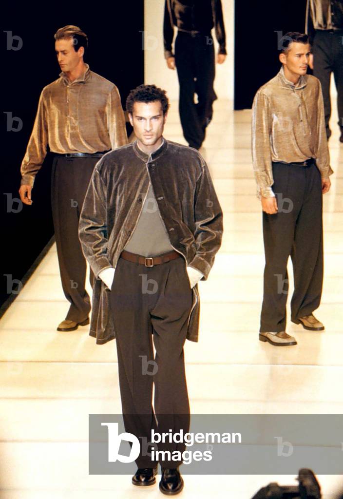 Image of MODELS DISPLAY FOR GIORGIO ARMANI, 1998-01-15 (photo)