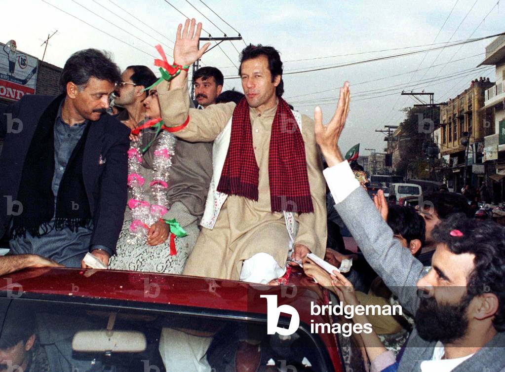 image-of-imran-khan-campaigns-to-be-the-next-pakistani-prime-minister