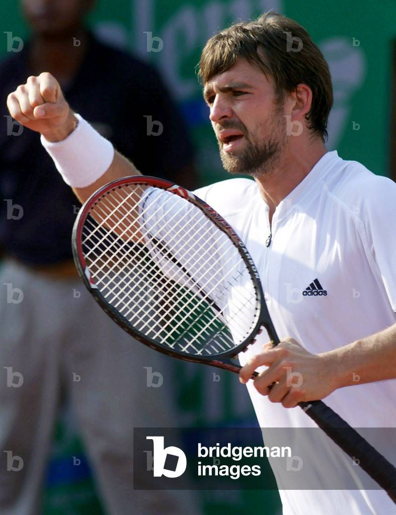 NICOLAS KIEFER CELEBRATES AT SALEM OPEN ATP TENNIS FINAL IN HONG KONG, 2000-10-08 (photo)