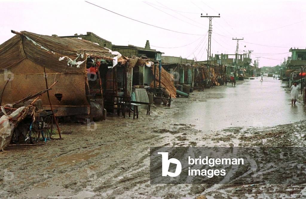 BADIN VILLAGE IN PAKISTAN AFTER IT WAS HIT BY A CYCLONE, 1999-05-23 (photo)