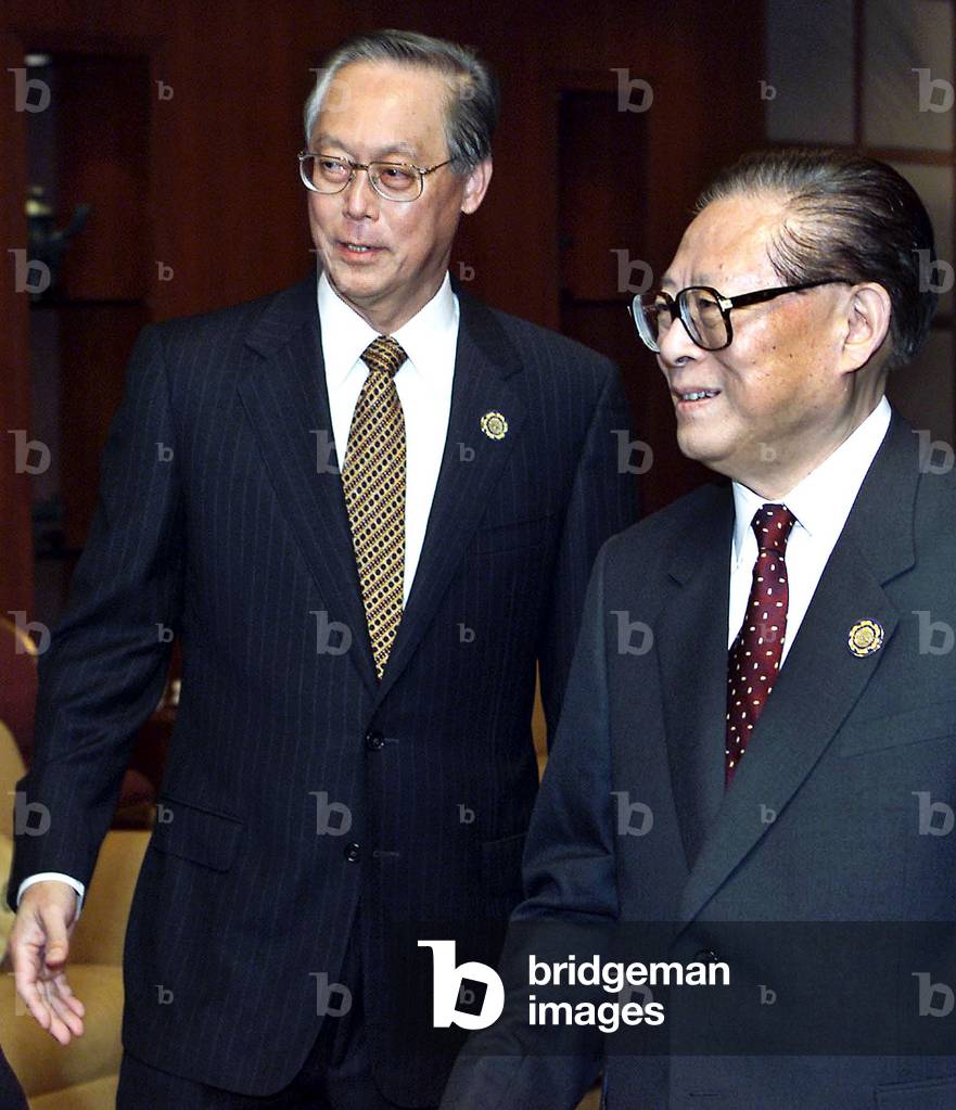 Image of SINGAPORE PRIME MINISTER GOH CHOK TONG MEETS WITH CHINESE  PRESIDENT JIANG
