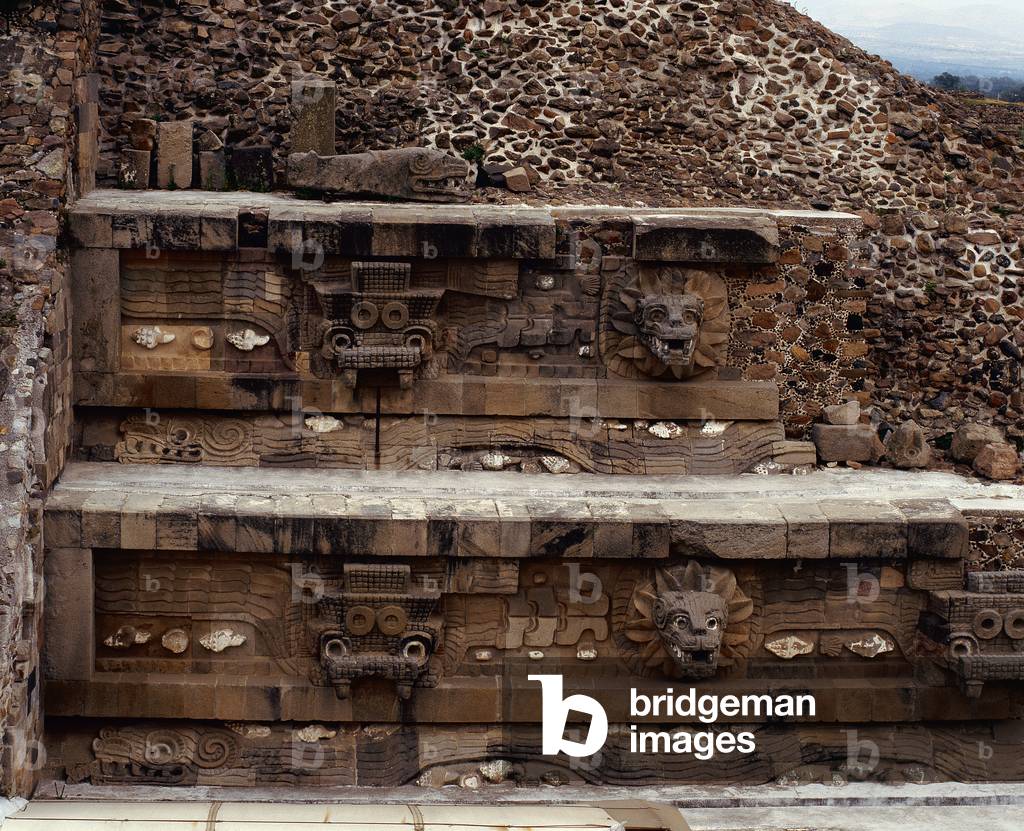 Teste di serpente di Quetzalcoatl (foto)