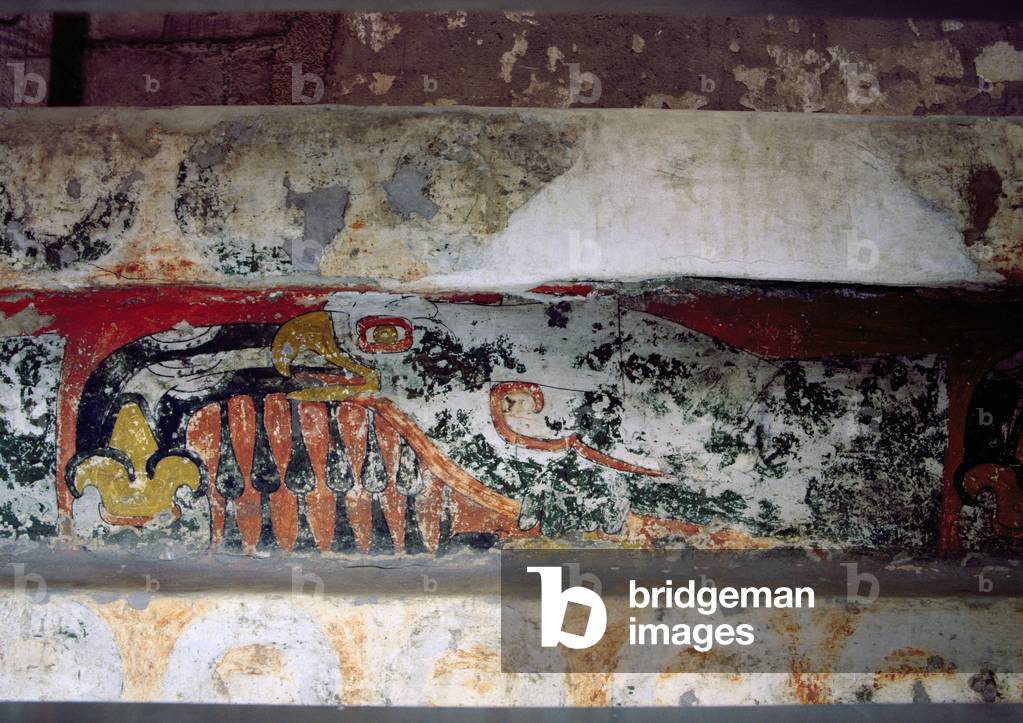 Mural painting of parrot from the Temple of the Feathered Conch Shells (photo)