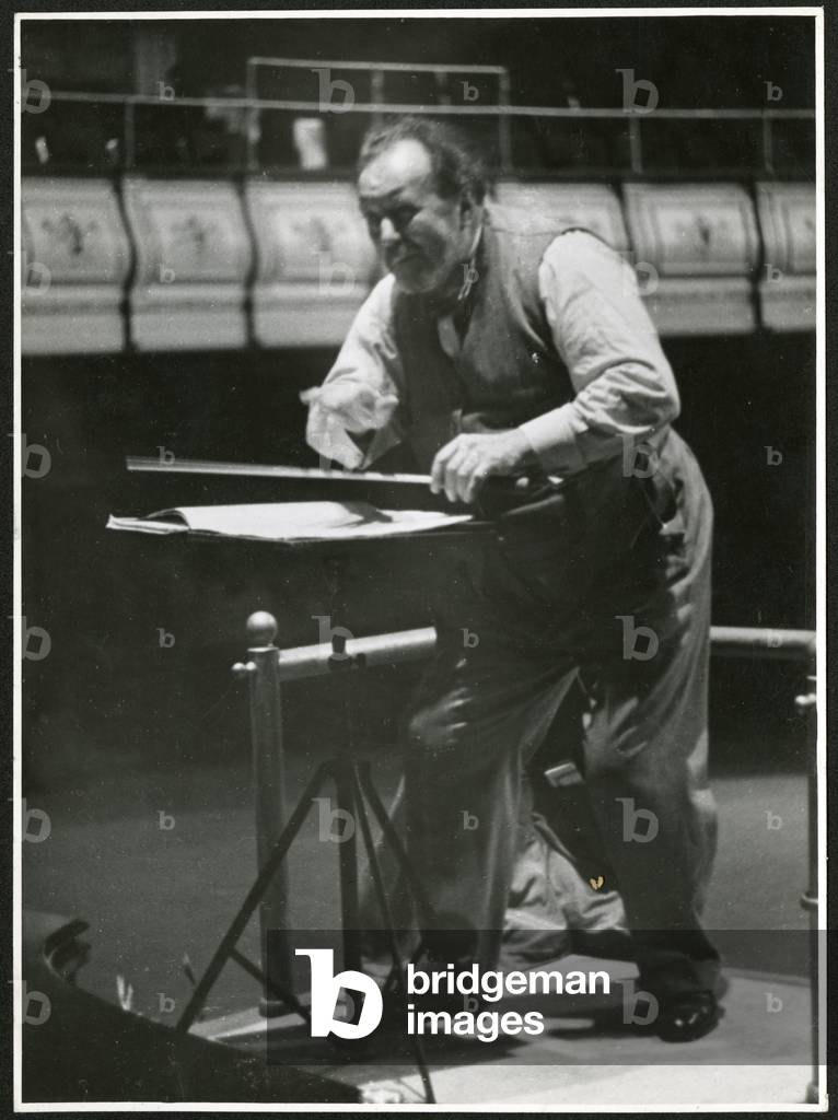 Sir Henry Wood rehearsing in the Queen's Hall, 1938