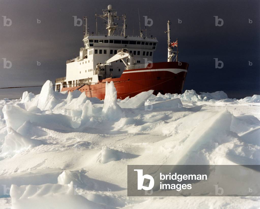 HMS Endurance (photo)