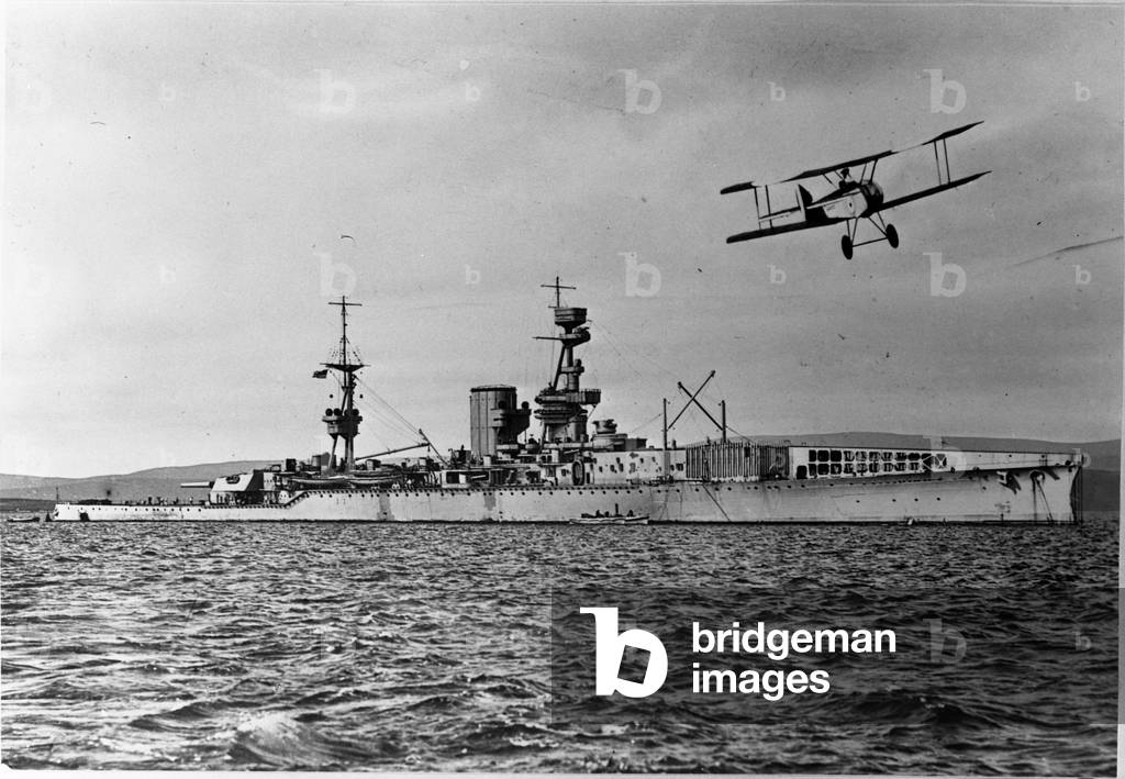 Carriers F 062, HMS Furious and Sopwith Pup (b/w photo)