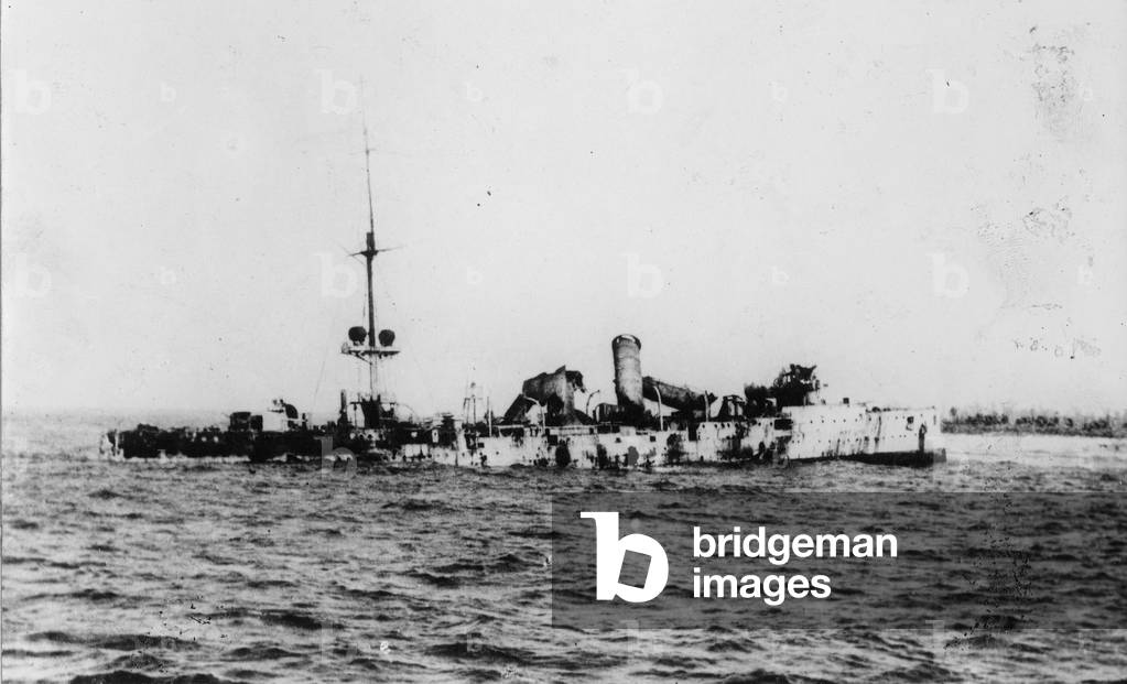 SMS Emden wrecked on Keeling Island, 1914 (b/w photo)