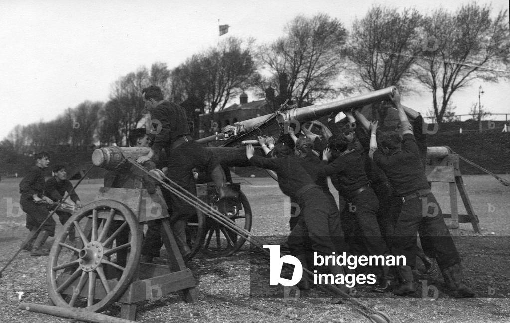 Field Gun Competition at Whale Island, Portsmouth, c.1900 (b/w photo)