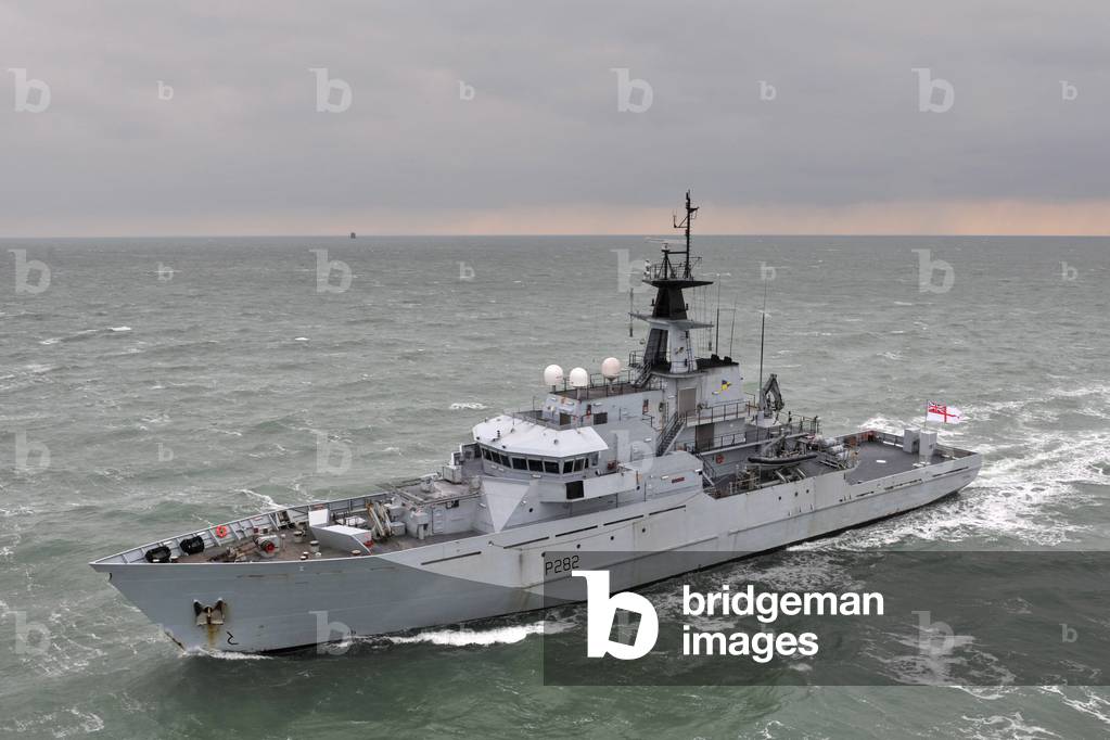 HMS Severn OPV (photo)